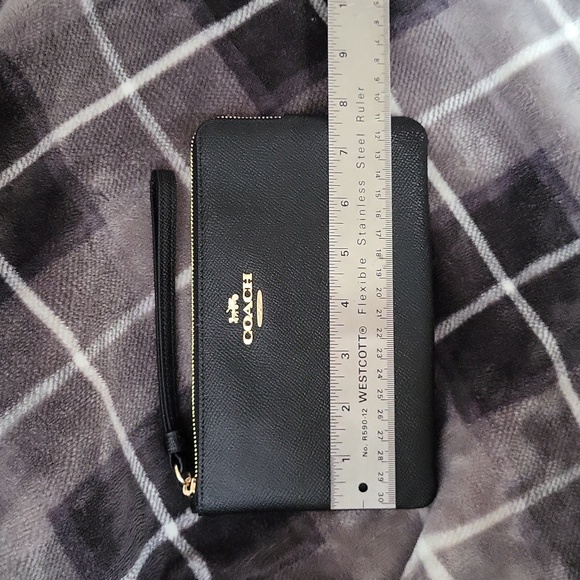 Coach Large Black Leather Corner Zippered Wristlet, New With Tags - Picture 3 of 12